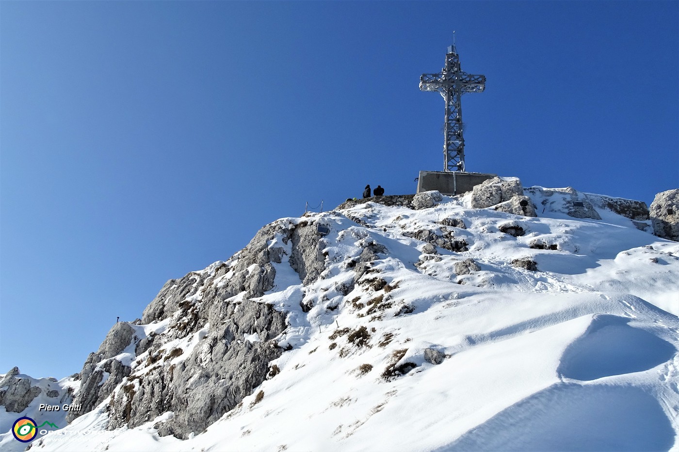 56 Salgo dal Rif. Azzoni alla croce del Resegone (1875 m) .JPG